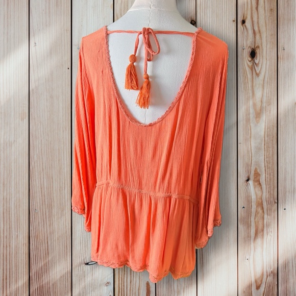 Women’s 1X Flowing Coral Tunic Deep V Mesh Panel Elastic Waist Bell Sleeves - Picture 2 of 5